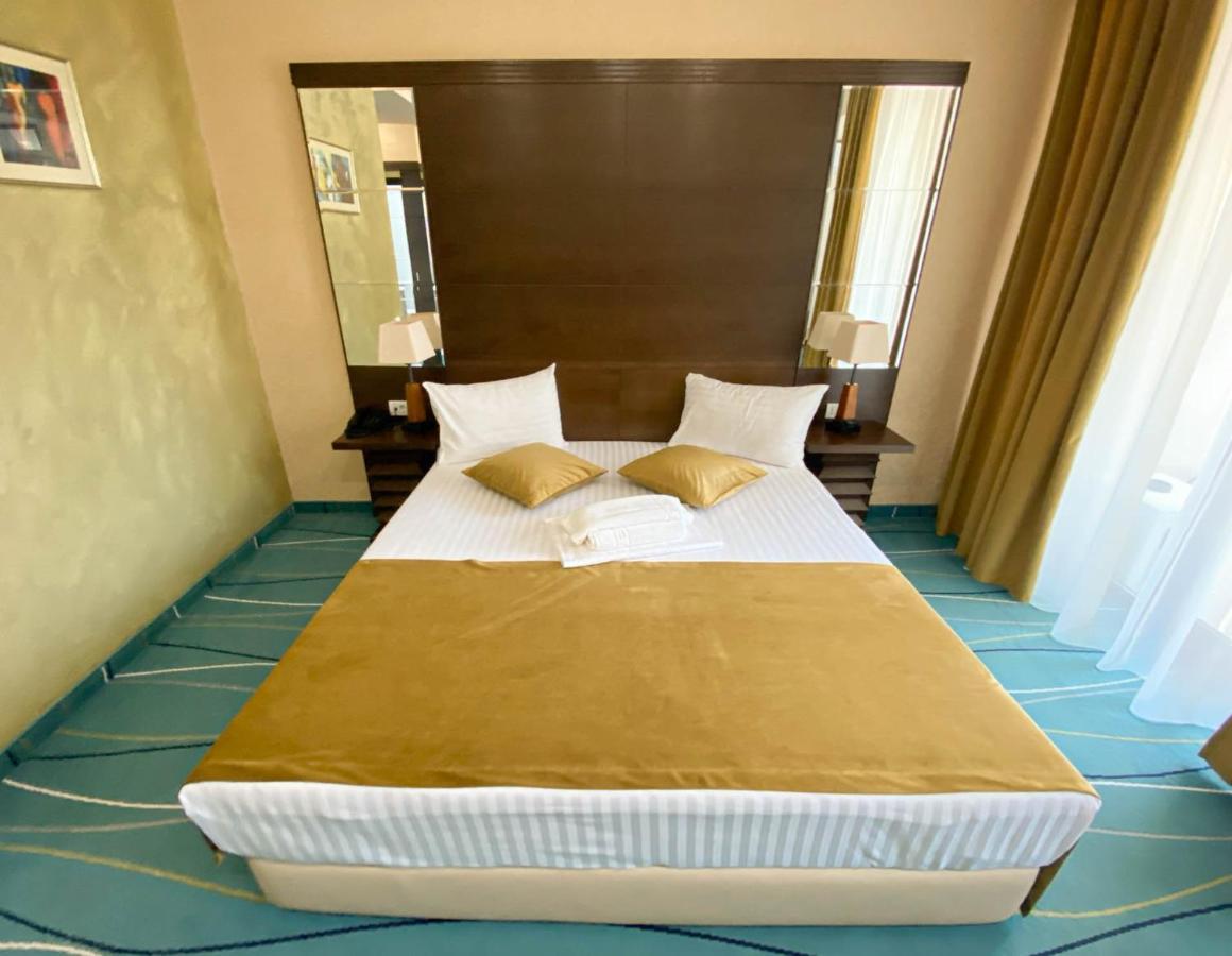 Hotel Nevada Constanta Bagian luar foto